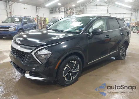 2023 Kia Sportage Hybrid Lx z USA, uszkodzony, nr VIN KNDPUCAG7P7015662